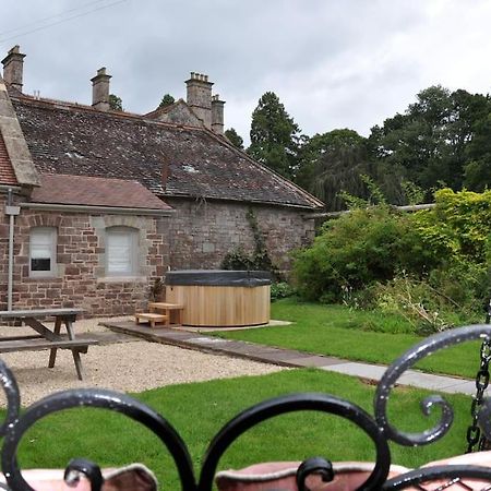 Cecile'S Cottage At Cefn Tilla Court, Usk Esterno foto