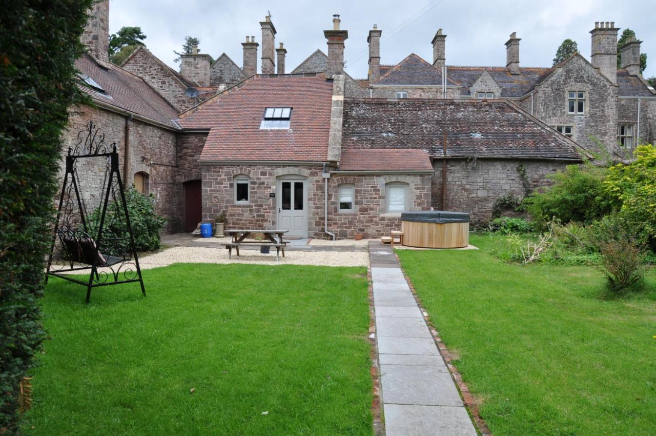 Cecile'S Cottage At Cefn Tilla Court, Usk Esterno foto